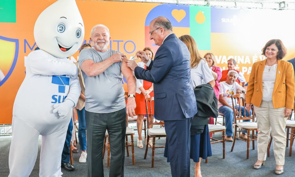 oposicao-critica-lula-apos-presidente-ter-se-vacinado-contra-dengue-na-rede-particular