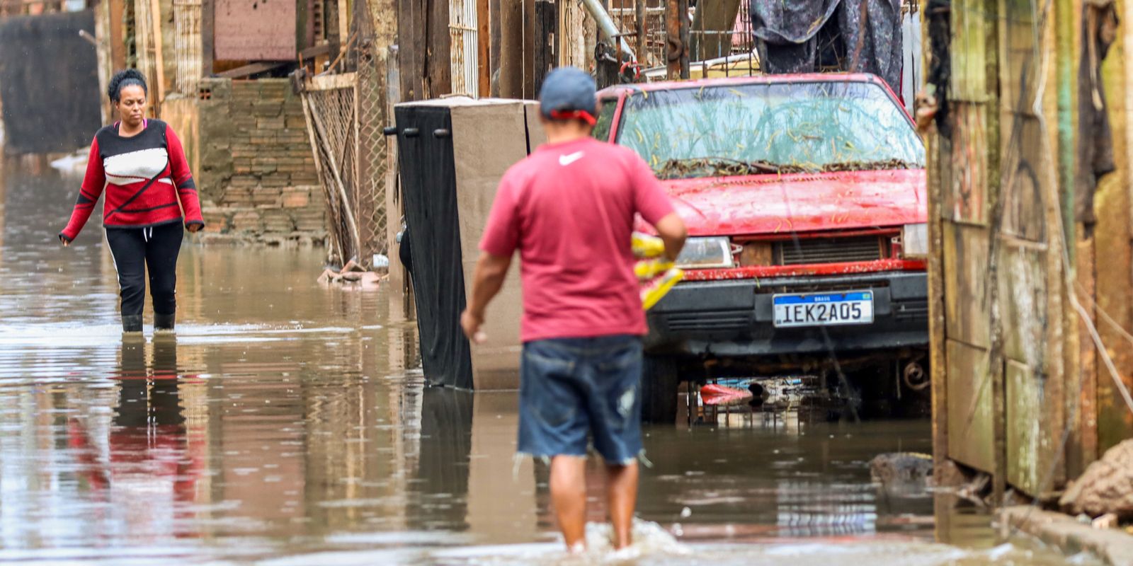 empregados-domesticos-atingidos-por-cheias-no-rs-receberao-beneficio