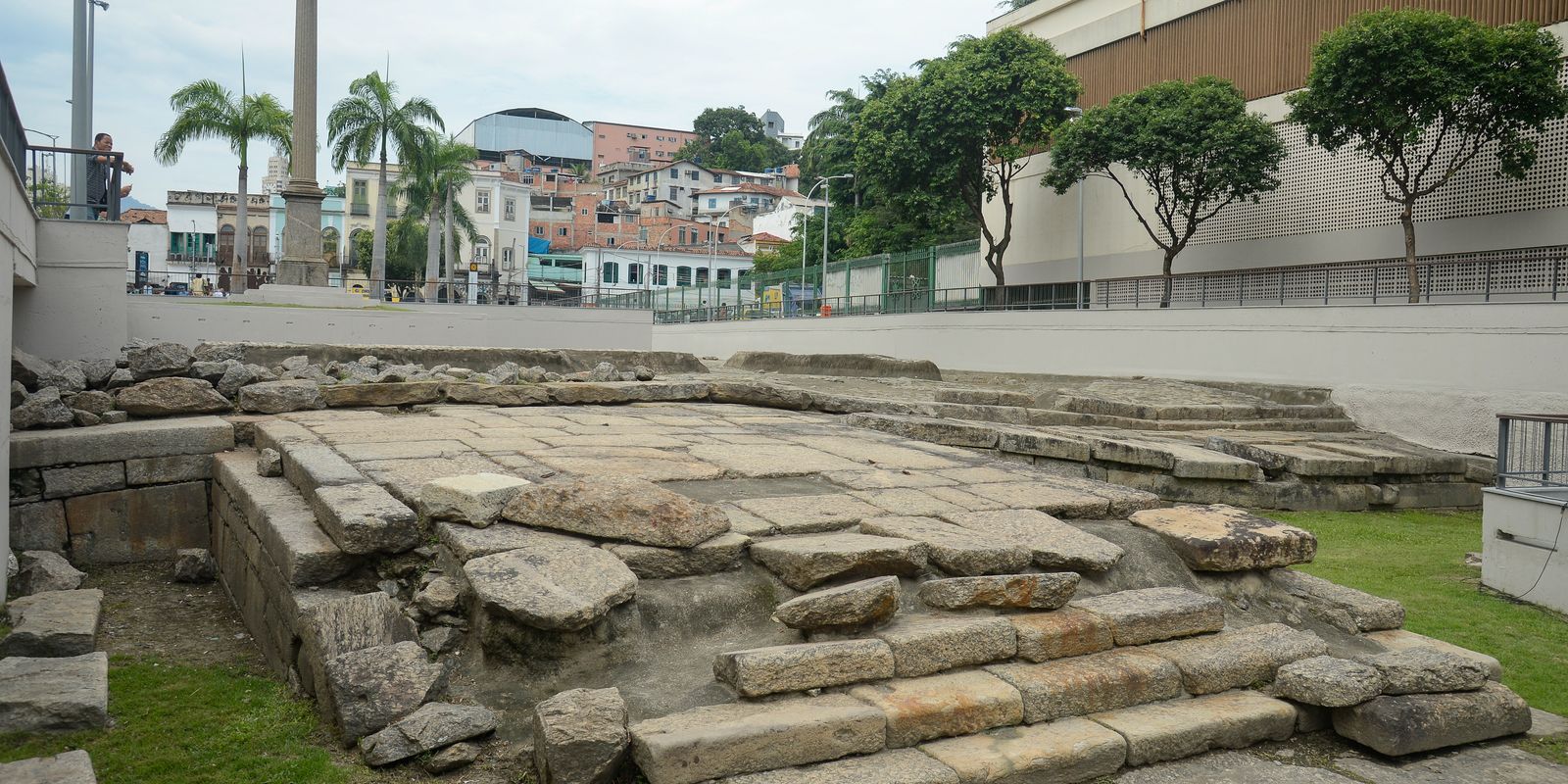 mpf-rj-quer-suspender-construcao-de-predios-no-cais-do-valongo