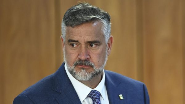 por-suspeita-de-irregularidades,-tcu-suspende-licitacao-de-r$-197-milhoes-da-secom-de-lula