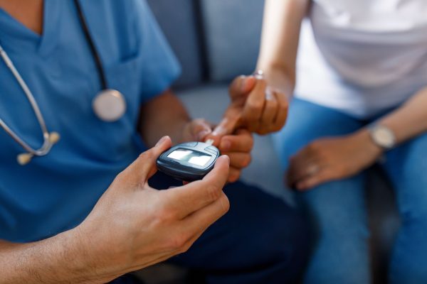 o-que-e-pe-diabetico?-conheca-sintomas,-causas-e-tratamentos