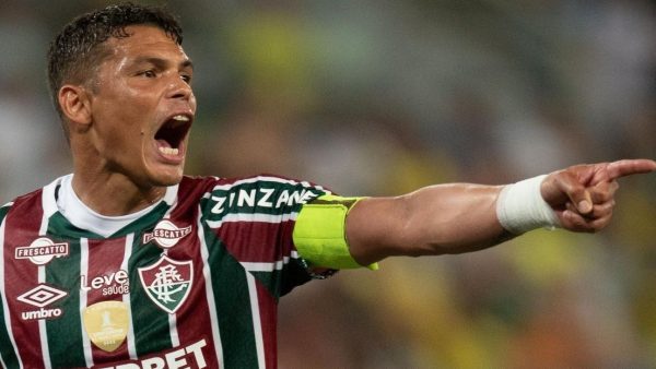 em-estreia-de-thiago-silva,-fluminense-vence-o-cuiaba-e-deixa-a-lanterna-do-brasileiro