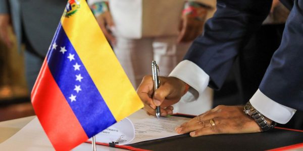 venezuela:-a-sete-dias-da-eleicao,-pesquisas-divergem-sobre-resultado