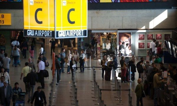 com-um-ano-de-atraso,-governo-lanca-programa-de-passagens-aereas-mais-baratas-para-aposentados