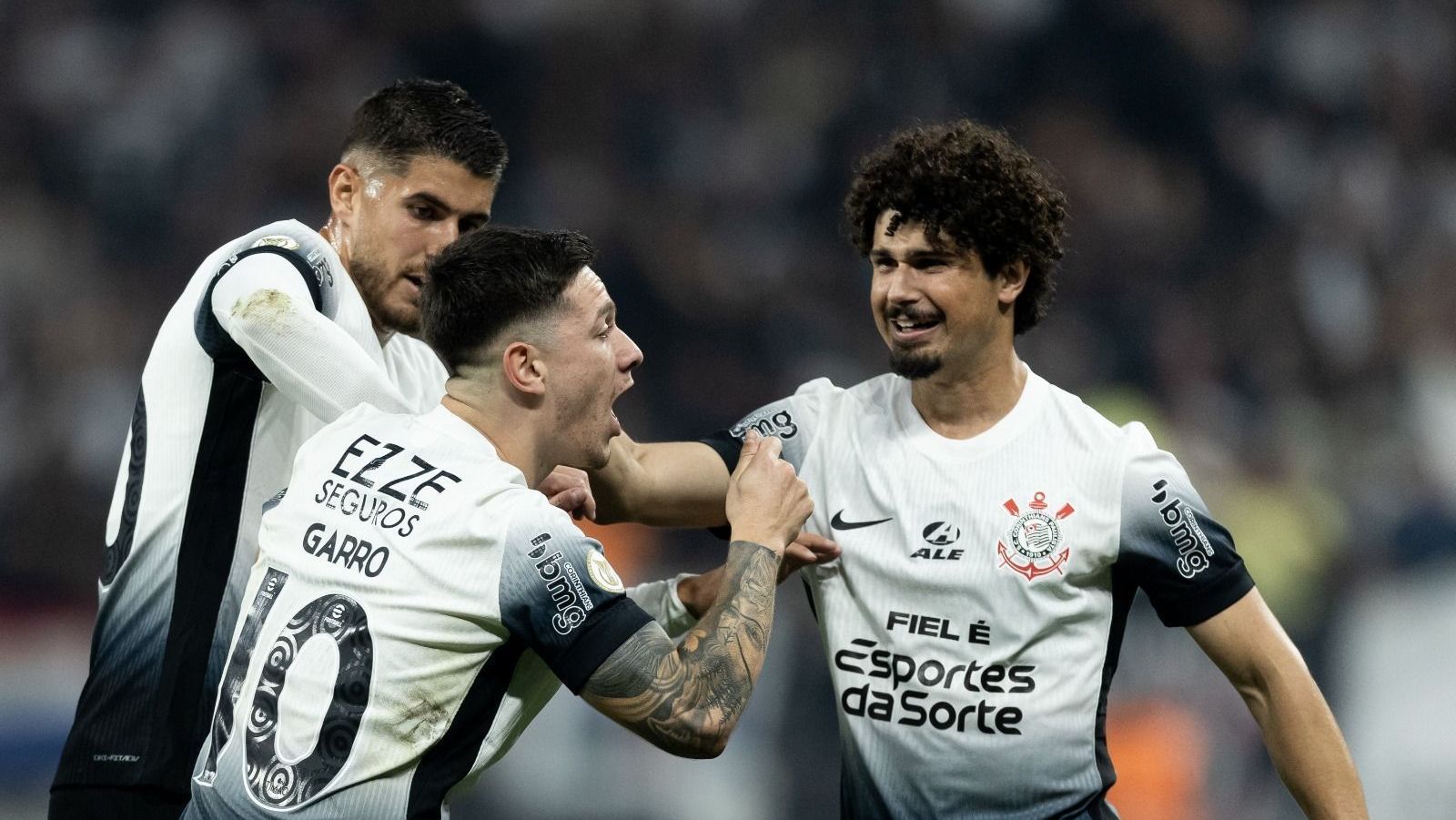 novo-patrocinador-do-corinthians-bancara-reforco-de-jogador-midiatico-ao-clube