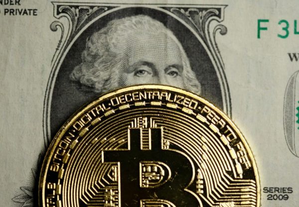 historia-de-amor-de-trump-e-o-mercado-cripto-pode-acabar-sem-um-final-feliz
