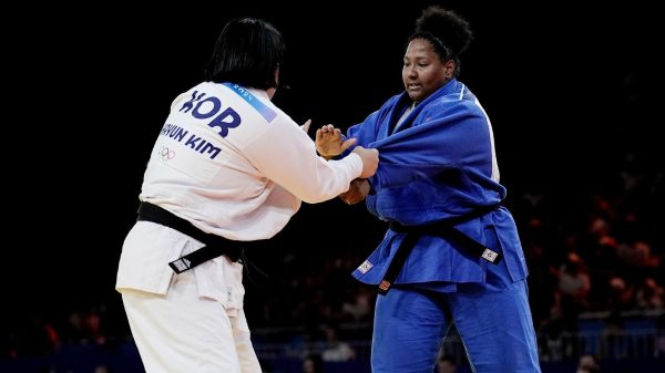 paris-2024:-beatriz-souza-vence-sul-coreana-e-vai-para-a-semifinal-no-judo