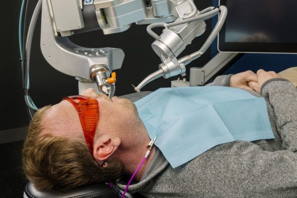 conheca-o-robo-dentista-que-promete-restaurar-dentes-em-15-minutos