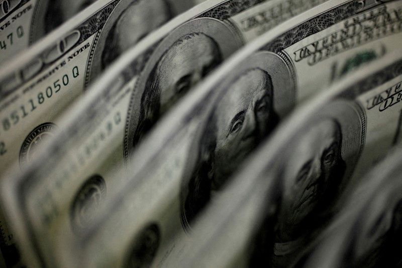 dolar-dispara-na-abertura-a-r$-5,85-com-temor-global-de-desaceleracao-nos-eua