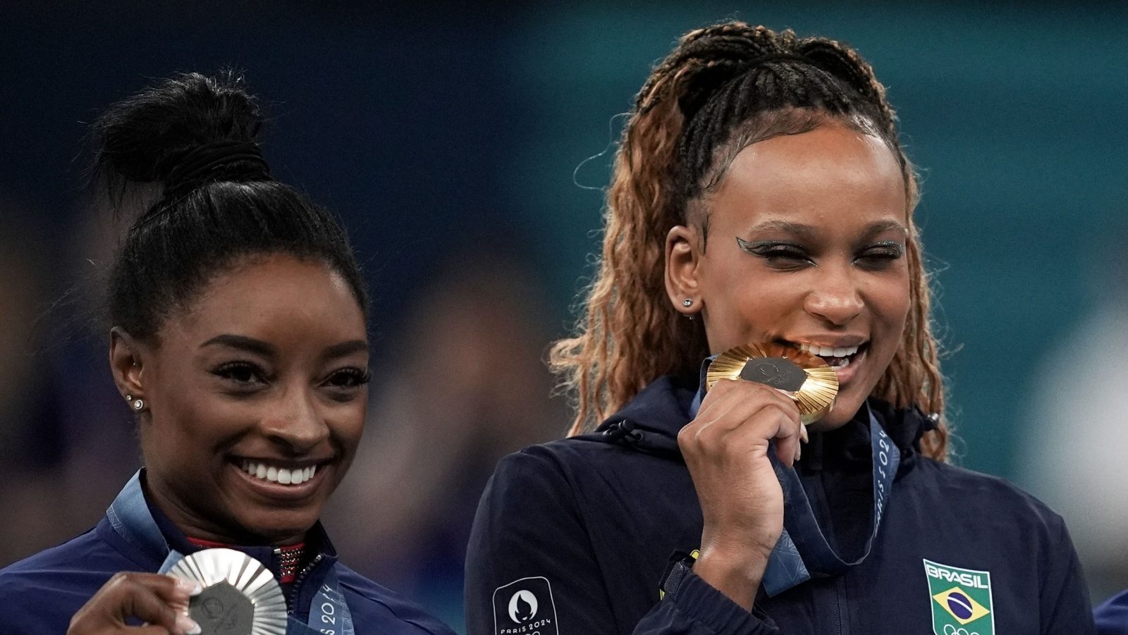 rebeca-andrade-x-simone-biles:-compare-as-notas-da-final-do-solo-na-ginastica-artistica