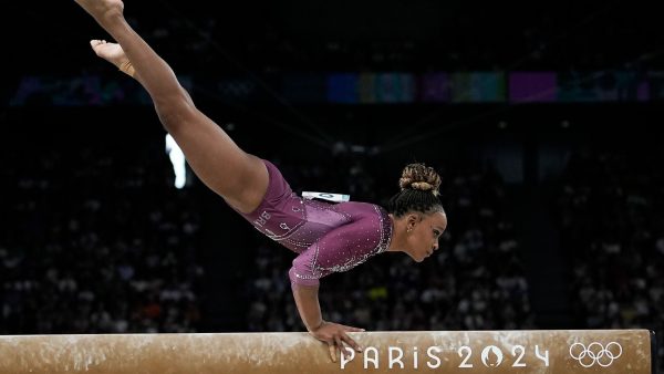 paris-2024:-cesar-cielo-critica-nota-de-rebeca-andrade-na-final-da-trave
