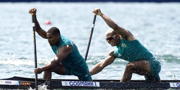 isaquias-e-jacky-se-garantem-na-semi-da-canoagem-velocidade-em-paris