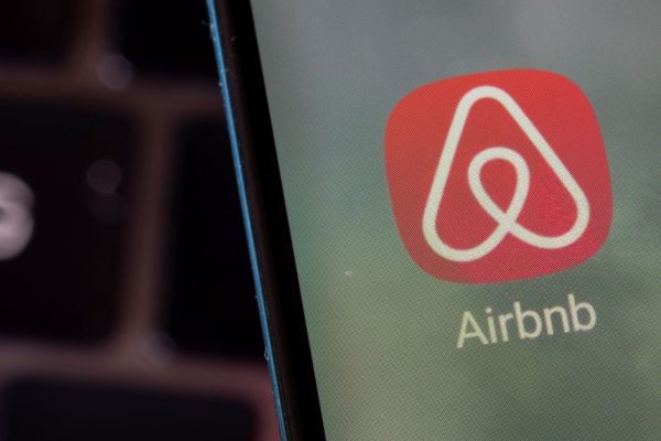 airbnb-preve-receita-abaixo-do-esperado-no-3o-tri-em-meio-a-cautela-de-viajantes-por-preocupacoes-economicas