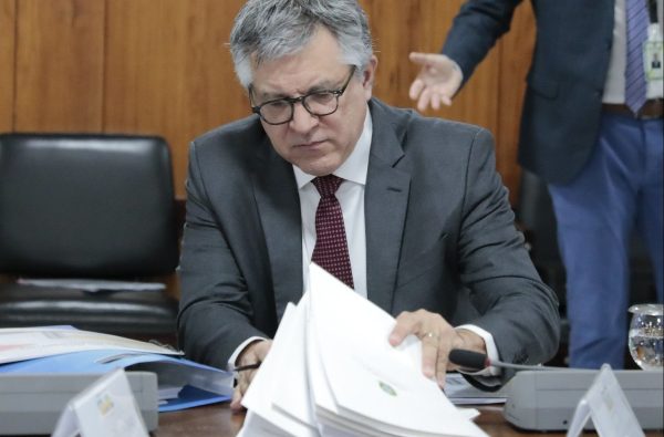 reforma-tributaria:-padilha-fala-em-trabalho-para-que-ate-fim-do-ano-esteja-aprovada-a-regulamentacao
