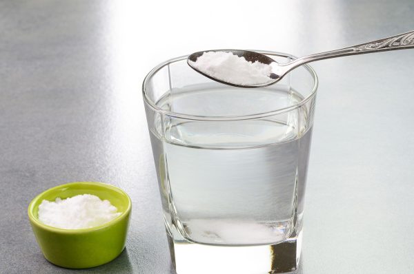 beber-agua-com-bicarbonato-de-sodio-faz-bem?-veja-riscos-e-beneficios