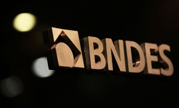 bndes-registra-lucro-recorrente-de-r$-7,2-bi-no-semestre,-salto-de-94,3%-em-relacao-a-2023