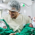 pedro,-do-flamengo,-celebra-o-nascimento-das-filhas-gemeas:-“duas-bencaos”