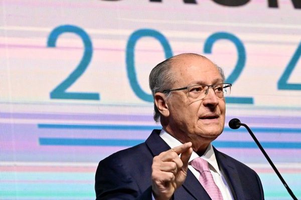 moraes-tem-“absoluto-rigor-etico”-e-brasil-deve-muito-ao-ministro,-diz-alckmin
