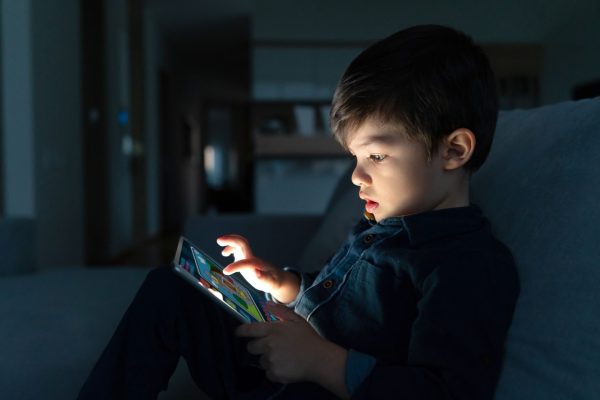 uso-de-tablets-na-infancia-pode-causar-explosoes-de-raiva,-diz-estudo