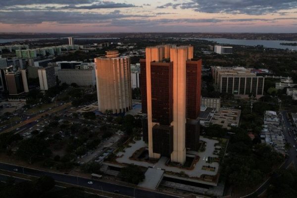 lula-diz-que-tem-que-indicar-novo-presidente-do-bc-‘agora’-para-substituicao-no-fim-do-ano