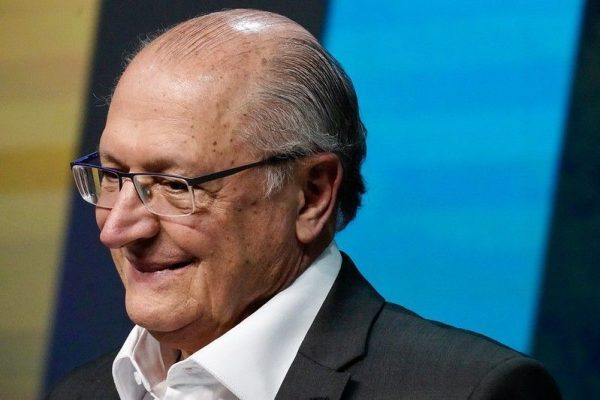 a-cnn,-alckmin-lembra-de-bom-humor-de-silvio-santos-enquanto-era-refem-em-sequestro