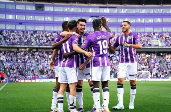 valladolid-estreia-na-laliga-com-vitoria-e-ronaldo-fenomeno-comemora