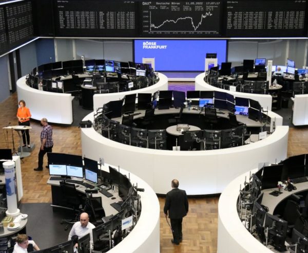 bolsas-da-europa-fecham-sem-direcao-unica-apos-piora-em-wall-street