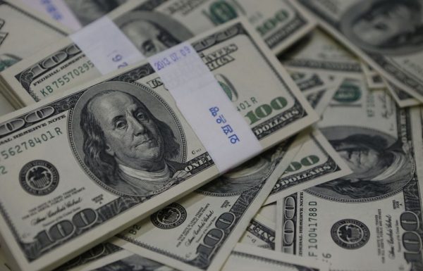 ibovespa-recua-apos-sequencia-de-recordes-e-dolar-passa-de-r$-5,55-com-expectativa-por-juros-nos-eua