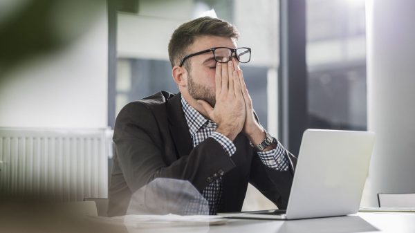 estresse-e-insatisfacao-no-trabalho-aumentam-em-97%-risco-cardiaco,-diz-estudo