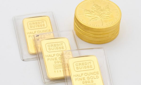 ouro-fecha-em-alta-apos-discurso-de-powell-confirmar-corte-de-juros-pelo-fed