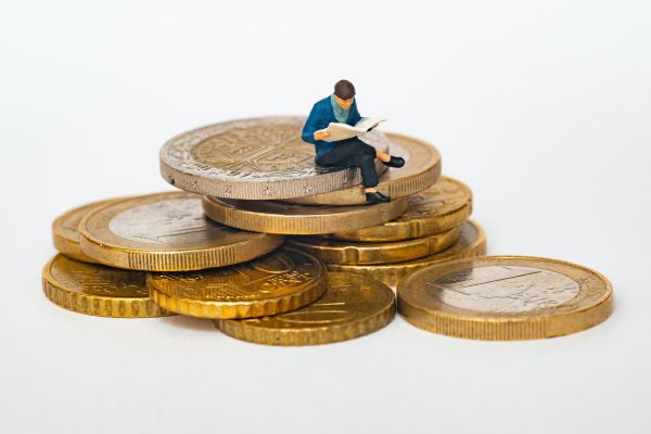 com-imposto-sobre-super-ricos,-brasil-arrecadaria-r$-260-bi-por-ano,-diz-estudo