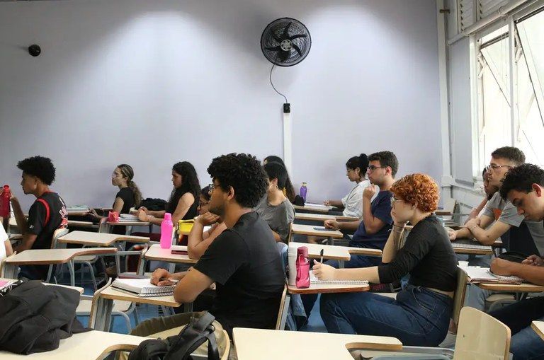 “enem-dos-concursos”:-por-engano,-fiscais-entregaram-prova-errada-para-grupo-de-candidatos,-diz-governo