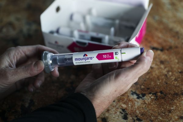 farmaceutica-faz-alerta-sobre-riscos-de-mounjaro-falso;-veja