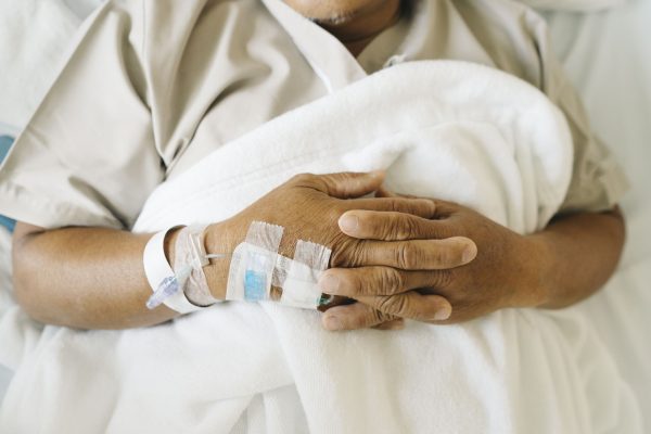 riscos-da-quimioterapia:-quando-o-tratamento-pode-ser-fatal?
