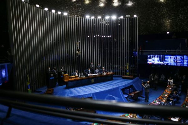 governo-adia-decisao-sobre-decreto-das-armas;-oposicao-ameaca-votacao-em-plenario-para-derrubar-decreto-de-lula