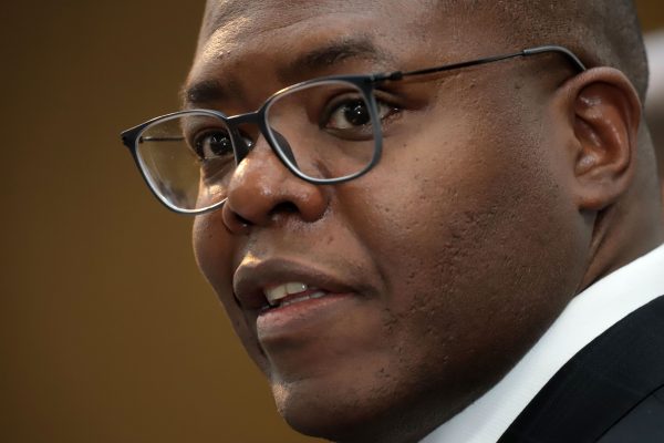 silvio-almeida-e-alvo-de-racismo-e-tramas,-diz-instituto-fundado-pelo-proprio-ministro