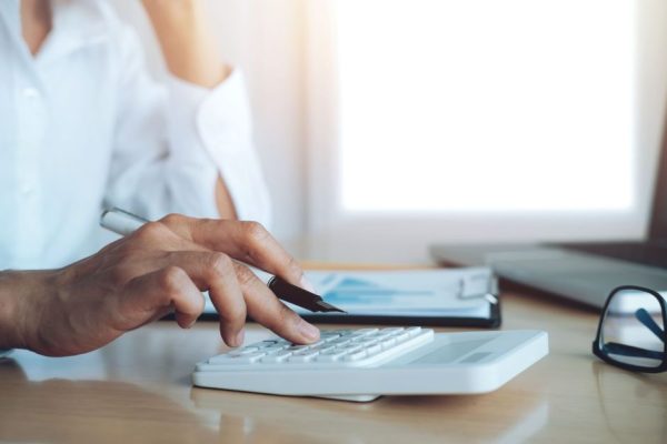pedidos-de-recuperacao-judicial-de-medias-empresas-salta-com-juros-e-inadimplencia,-mostra-estudo