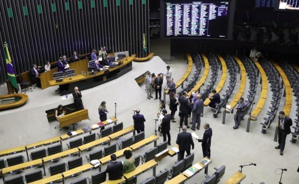 camara-aprova-texto-base-de-projeto-da-reoneracao-gradual-da-folha-de-pagamentos