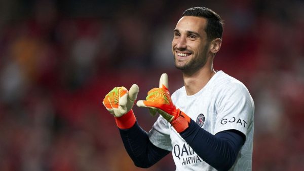 ex-psg,-goleiro-volta-a-atuar-492-dias-depois-de-grave-acidente-com-cavalo