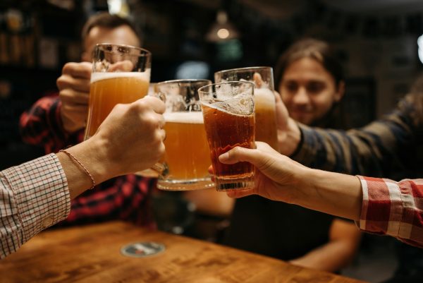 criancas-podem-beber-cerveja-sem-alcool?