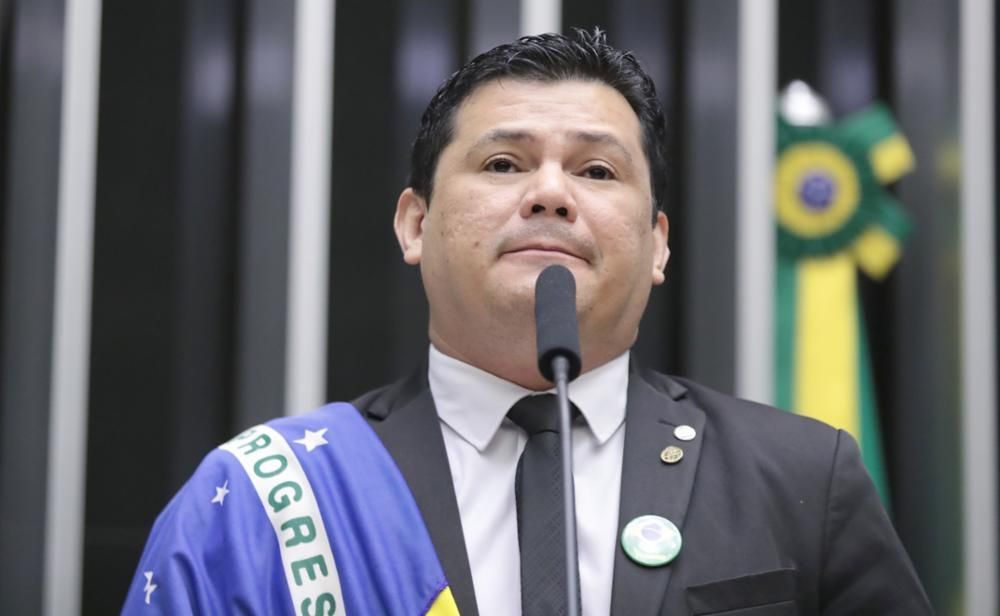 pgr-denuncia-por-injuria-deputado-que-chamou-lula-de-“ladrao”