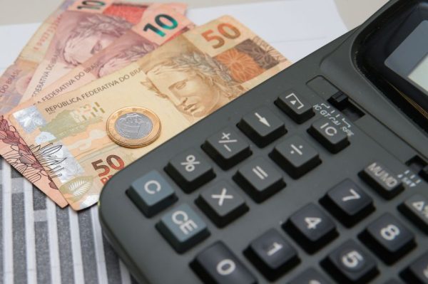 mega-sena:-quanto-rendem-r$-50-milhoes-na-poupanca,-tesouro-direto-ou-cdb