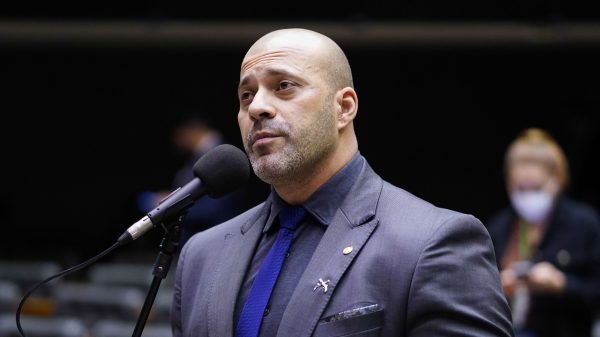 moraes-autoriza-ida-de-ex-deputado-daniel-silveira-para-regime-semiaberto