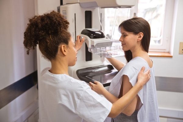 cancer-de-mama:-52%-das-mulheres-subestimam-importancia-da-mamografia