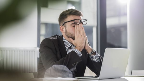 60%-das-pessoas-estao-constantemente-estressadas-no-trabalho,-diz-estudo