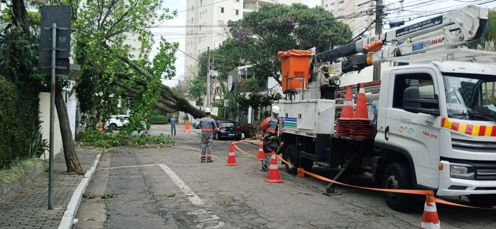 restaurante-tem-prejuizos-com-falta-de-energia-em-sao-paulo