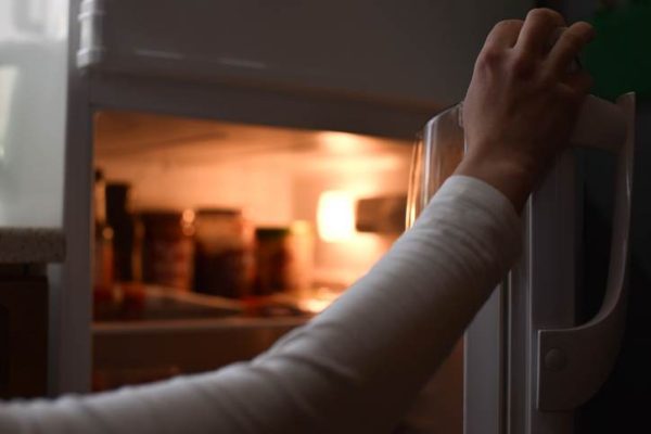 sem-luz-em-casa?-veja-os-cuidados-com-alimentos-estragados