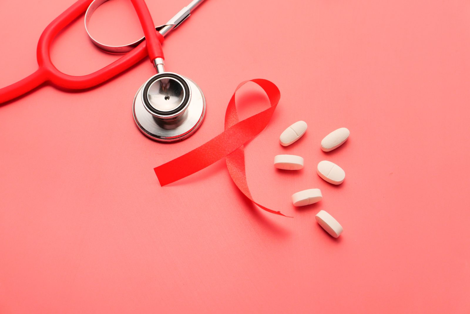 hiv-nao-e-aids:-entenda-diferenca-entre-o-virus-e-a-doenca