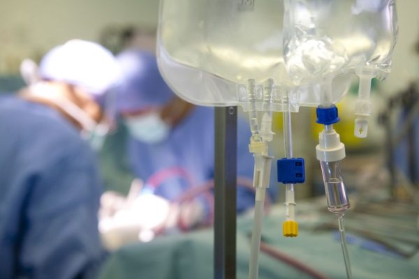 tratamento-do-hiv-e-indicado-para-transplantados?-especialista-responde