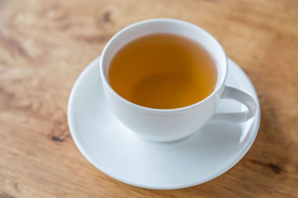 cha-de-espinheira-santa:-para-que-serve-e-quando-deve-ser-consumido